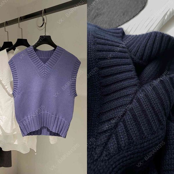 21 autumn and winter love am main color system shows white, small face, falling shoulder silhouette, knitted vt, female, Black;white
21 autumn and winter love am main color system shows white, small face, falling shoulder silhouette, knitted vt, female, Black;white