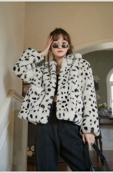 2021 new leopard print winter coat and jackets women white furry fuzzy outerwear warm fux fur jacket fmal, Black
2021 new leopard print winter coat and jackets women white furry fuzzy outerwear warm fux fur jacket fmal, Black