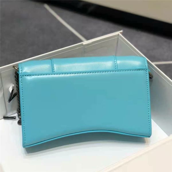 famous designer macaron heavy chains hours glass shoulder bags letter pendant magnetic buckle cross body quality genuine leather handbags fa
famous designer macaron heavy chains hours glass shoulder bags letter pendant magnetic buckle cross body quality genuine leather handbags fa