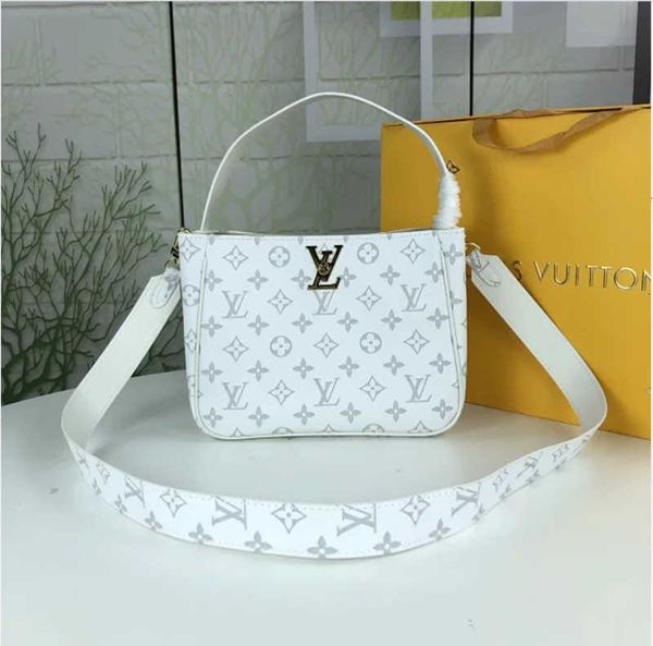 iconic brand r luxury bags m6028 messenger shoulder all-match cross net red handles 2020 new totes fashion body handbags bag clut
iconic brand r luxury bags m6028 messenger shoulder all-match cross net red handles 2020 new totes fashion body handbags bag clut