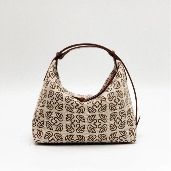fashion handbag canvas niche one shoulder cowhide women s bag 2021 new leather box bag swan printed bag
fashion handbag canvas niche one shoulder cowhide women s bag 2021 new leather box bag swan printed bag