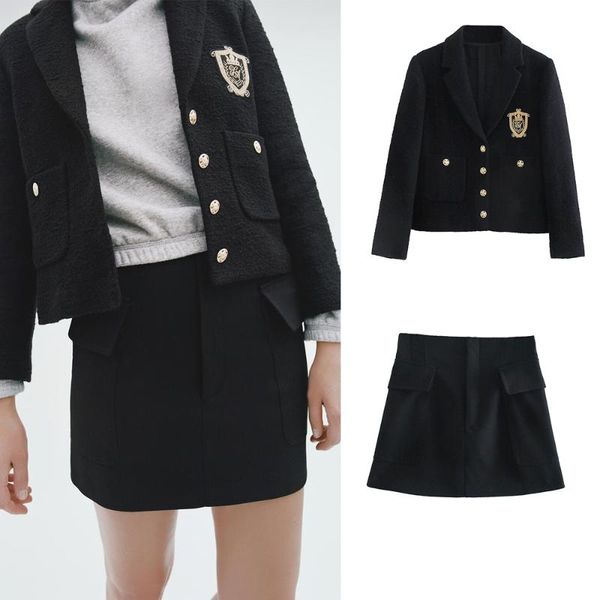 fashion 2021 women blazer chic black single golden button v neck short jackets preppy style spring blazer mujer outwear, White;black
fashion 2021 women blazer chic black single golden button v neck short jackets preppy style spring blazer mujer outwear, White;black