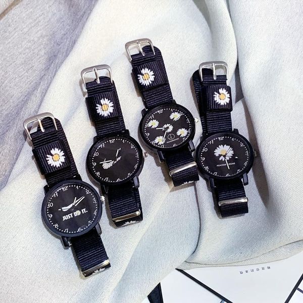 wristwatches 2021 women black flower watch nylon strap quartz brand watches casual fashion ladies wristwatch female clock montre, Slivery;brown
wristwatches 2021 women black flower watch nylon strap quartz brand watches casual fashion ladies wristwatch female clock montre, Slivery;brown