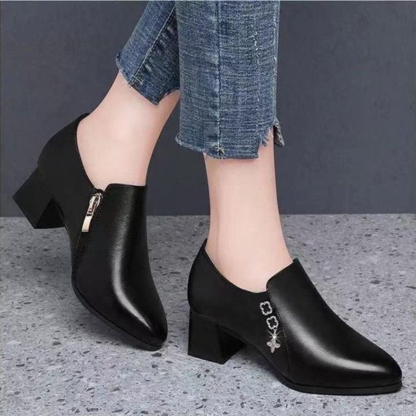 dress shoes women's spring and autumn high heels 2021 comfortable wear-resistant thick heel boots., Black
dress shoes women's spring and autumn high heels 2021 comfortable wear-resistant thick heel boots., Black
