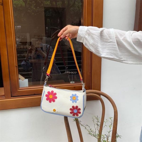 evening bags summer ladies retro flower underarm handbag baguette bag ladycanvas shoulder cute contrast color purse
evening bags summer ladies retro flower underarm handbag baguette bag ladycanvas shoulder cute contrast color purse