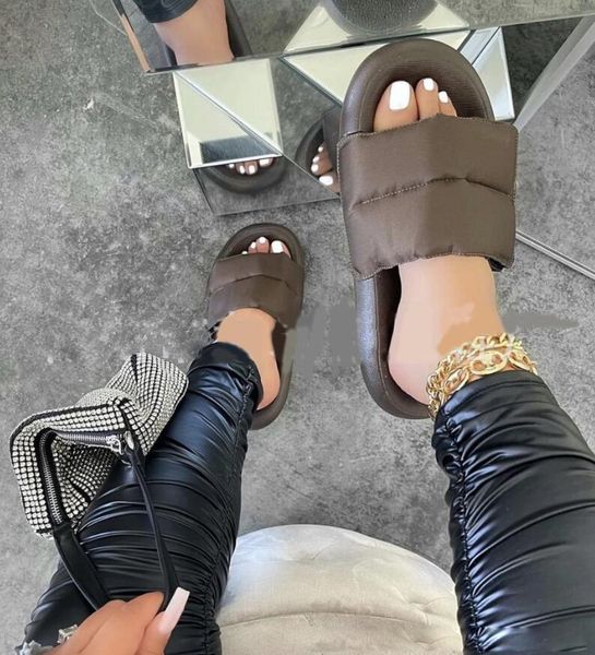 2021 summer leisure platform slippers women's large size outer wear one-line beach sandals, Black
2021 summer leisure platform slippers women's large size outer wear one-line beach sandals, Black