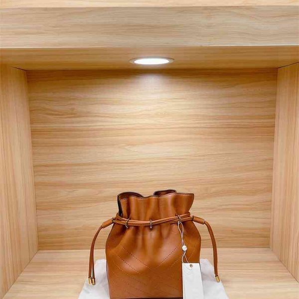 outlet ira bucket bag with built-in compartment high version hardware drawstring pocket one shoulder messenger bag luxuryss designerss yw cn
outlet ira bucket bag with built-in compartment high version hardware drawstring pocket one shoulder messenger bag luxuryss designerss yw cn