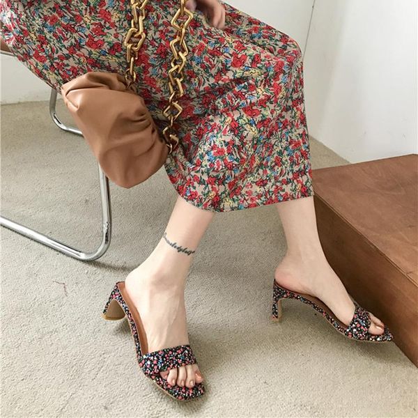 2021 summer women sandals slippers open toe shallow slip on thick high heels solid color retro style summer flip flops outdoor, Black
2021 summer women sandals slippers open toe shallow slip on thick high heels solid color retro style summer flip flops outdoor, Black