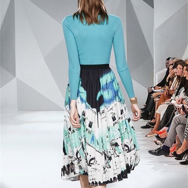2021 new fashion ol work wear v-neck cross design long-sleeved sweater and ink graffiti print pleated long maix skirt two piece set wom vej5, Black;gray
2021 new fashion ol work wear v-neck cross design long-sleeved sweater and ink graffiti print pleated long maix skirt two piece set wom vej5, Black;gray
