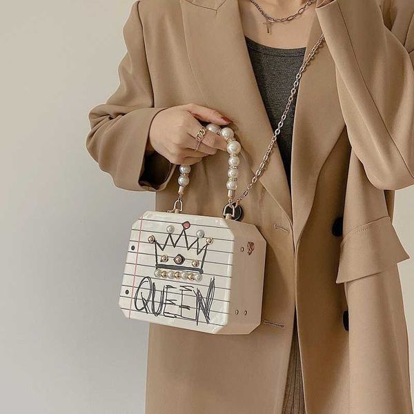 acrylic crown pattern box handbag party clutch for women fashion pearl handle shoulder chain crossbody bag purses 2021 c0601
acrylic crown pattern box handbag party clutch for women fashion pearl handle shoulder chain crossbody bag purses 2021 c0601