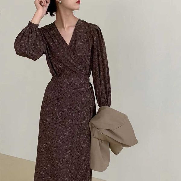 in autumn of 2021, the new korean dongdamen floral dress with long sleeves and waist lace up is thin, White
in autumn of 2021, the new korean dongdamen floral dress with long sleeves and waist lace up is thin, White