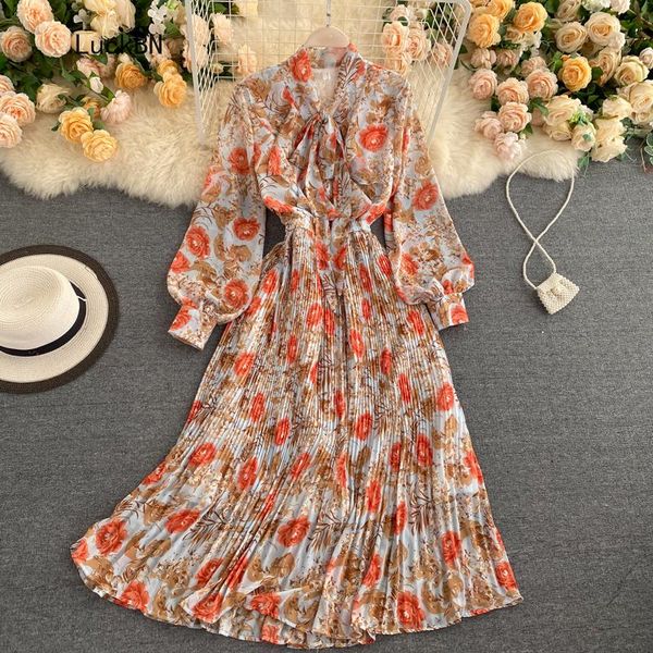 casual dresses beach autumn floral print women chic bow collar pleat long dress boho fashion clothing red chiffon lantern sleeve, Black;gray
casual dresses beach autumn floral print women chic bow collar pleat long dress boho fashion clothing red chiffon lantern sleeve, Black;gray