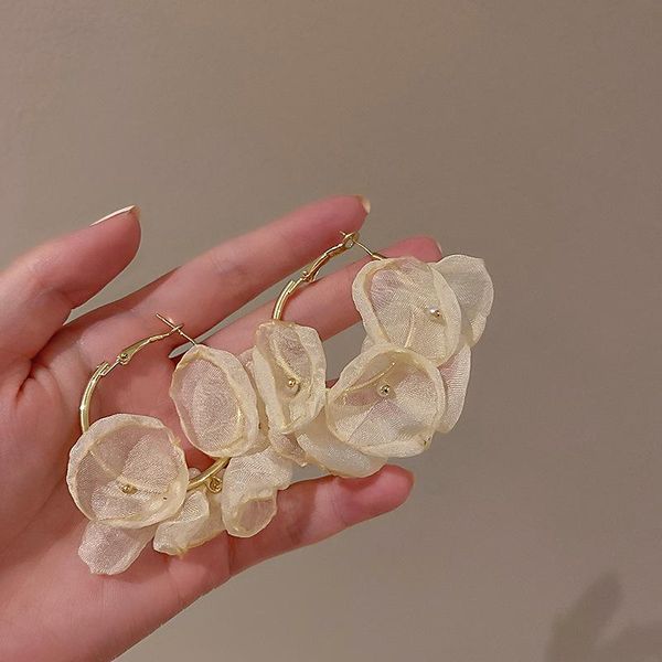 hoop & huggie 2021 fashion lace petal flowers big geometric circle earrings for women bijoux bohemia charm femme beach holidays jewelry, Golden;silver
hoop & huggie 2021 fashion lace petal flowers big geometric circle earrings for women bijoux bohemia charm femme beach holidays jewelry, Golden;silver