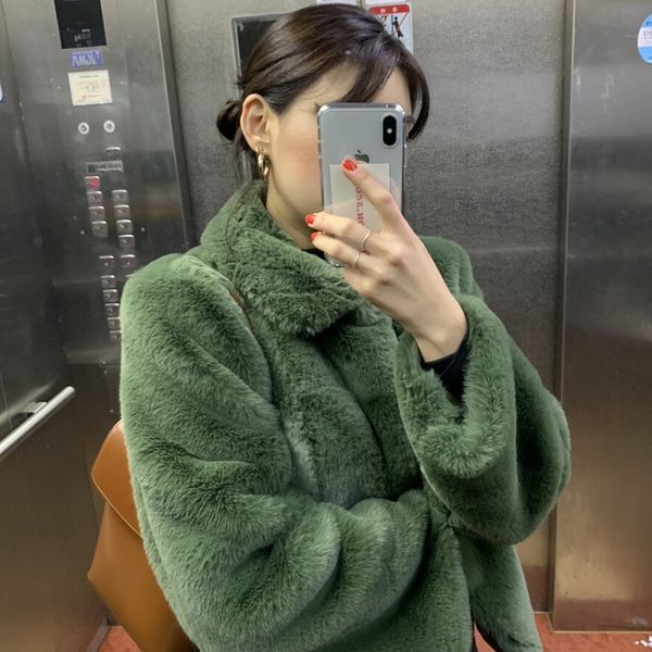 2021 winter woman new turndown collar long-sleeved cashmere loose solid color minimalist cardigan lambfur coat 8d397, Black;brown
2021 winter woman new turndown collar long-sleeved cashmere loose solid color minimalist cardigan lambfur coat 8d397, Black;brown