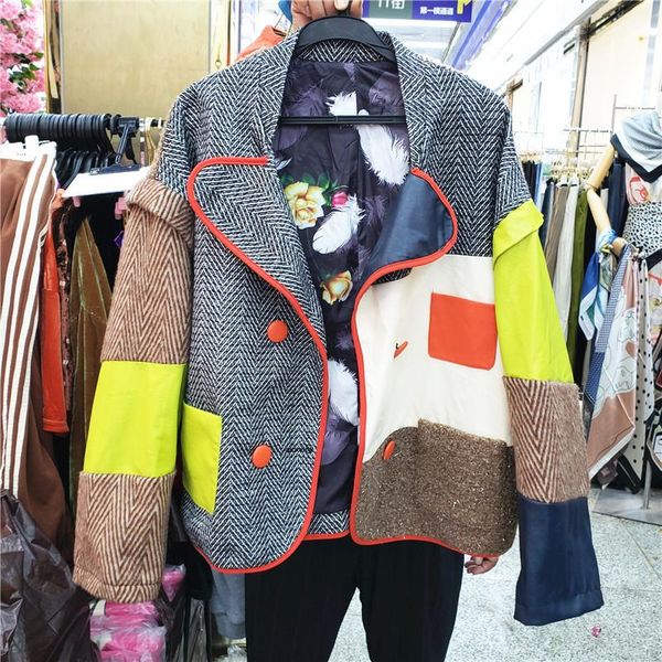 autumn 2021 new women's clothing korean version fashionable thin color matching design feeling lapel loose and versatile coat, Black;brown
autumn 2021 new women's clothing korean version fashionable thin color matching design feeling lapel loose and versatile coat, Black;brown