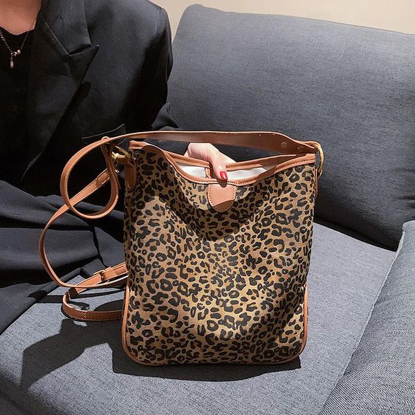 evening bags fashion designer luxury leopard grain shopper shoulder bag large capacity handbags women's female casual tote canvas handb
evening bags fashion designer luxury leopard grain shopper shoulder bag large capacity handbags women's female casual tote canvas handb