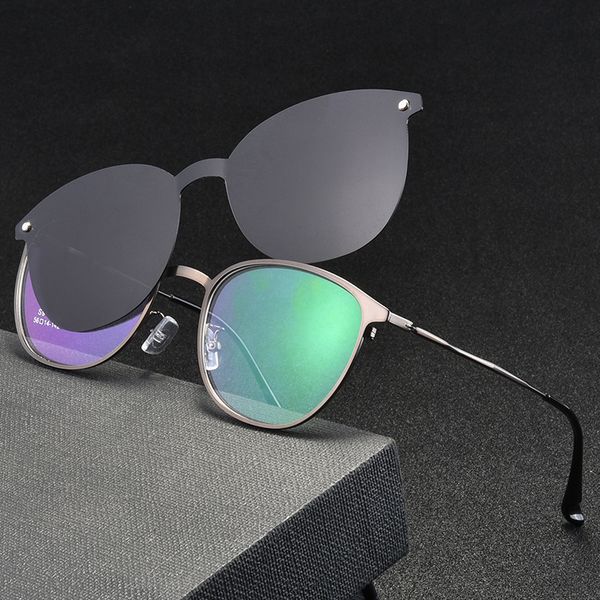 the new factory direct optical frames full frame sunglasses retro metal clip integrally polarizing magnetic mirror sets, White;black
the new factory direct optical frames full frame sunglasses retro metal clip integrally polarizing magnetic mirror sets, White;black