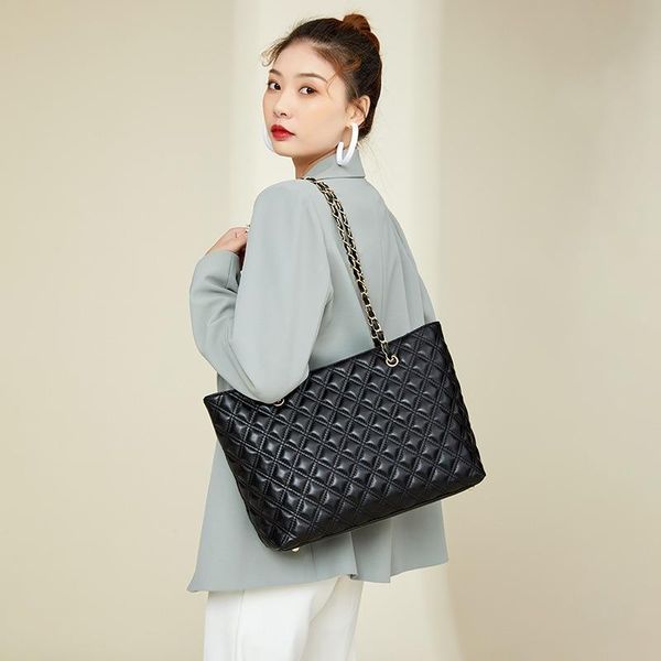 evening bags 2021 trendy fashion ladies shoulder bag small fragrance style rhombus chain with handbag
evening bags 2021 trendy fashion ladies shoulder bag small fragrance style rhombus chain with handbag