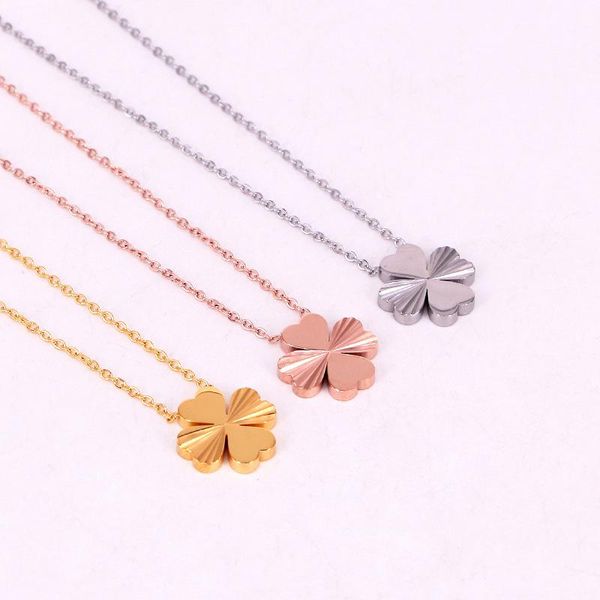 chokers four-peach heart combination reflective four-leaf clover necklace wild heart-shaped refraction clavicle chain, Golden;silver
chokers four-peach heart combination reflective four-leaf clover necklace wild heart-shaped refraction clavicle chain, Golden;silver