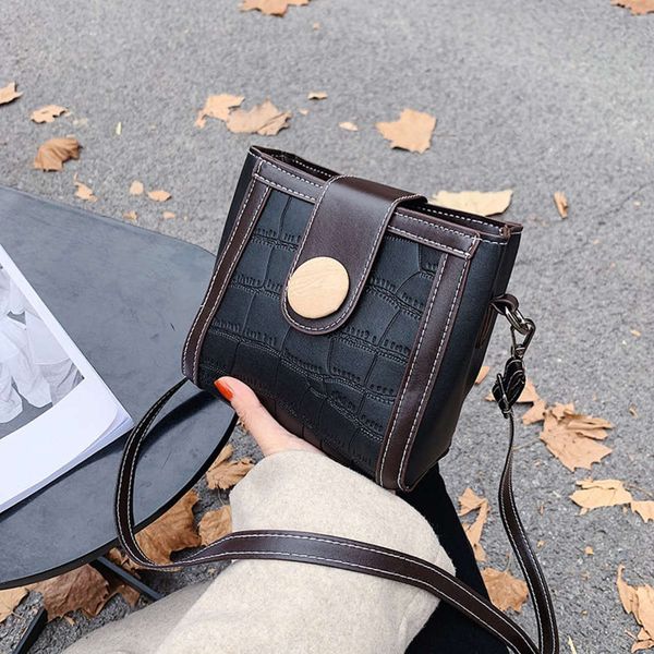 hbp autumn and winter small women's 2021 new net red fashion bucket versatile ins broadband one shoulder messenger bag
hbp autumn and winter small women's 2021 new net red fashion bucket versatile ins broadband one shoulder messenger bag