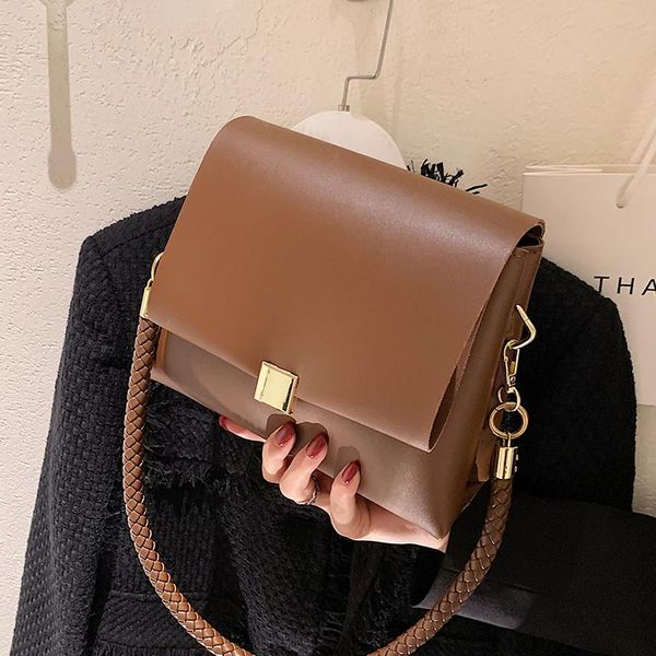 shoulder bags niche design retro bag female fall/winter messenger fashion square underarm dual-use width: 23cm
shoulder bags niche design retro bag female fall/winter messenger fashion square underarm dual-use width: 23cm