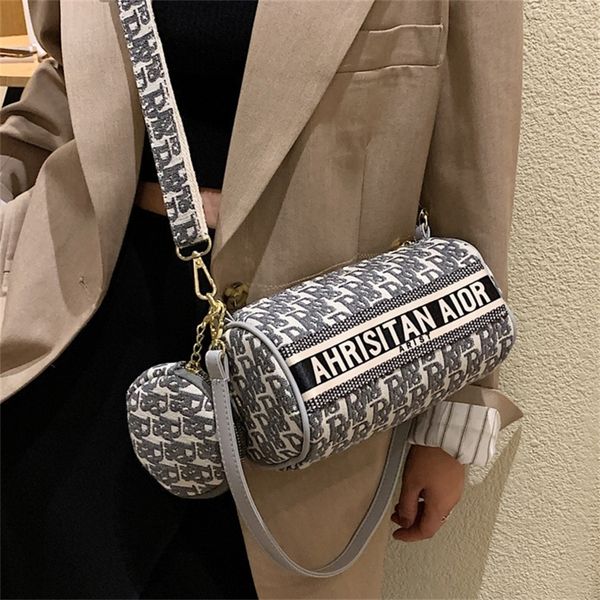 84% off shop factory women's tide bag single new fashion women's wide shoulder belt messenger small mother's staff pair
84% off shop factory women's tide bag single new fashion women's wide shoulder belt messenger small mother's staff pair