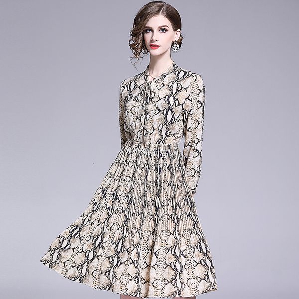 2021 new primavera e vero feminino imprimir chiffon fino a-word vestidos para as mulheres manga longa marca vestido menina vestitoens zmaj, Black;gray 
2021 new primavera e vero feminino imprimir chiffon fino a-word vestidos para as mulheres manga longa marca vestido menina vestitoens zmaj, Black;gray