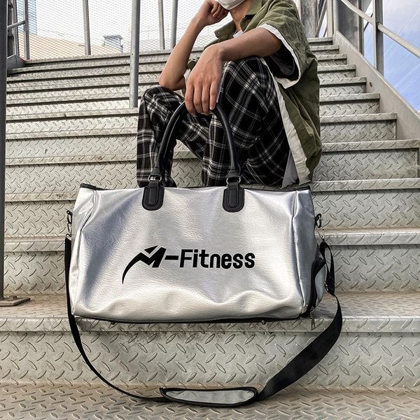 fitness bag multifunctional waterproof sports fashion large capacity pu short distance travel bag 
fitness bag multifunctional waterproof sports fashion large capacity pu short distance travel bag