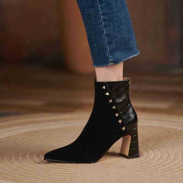 dress shoes outono/inverno nova única bota de metal volta zÃper ponta moda rebite salto quadrado alto tornozelo boot para as mulheres gdql, Black
dress shoes outono/inverno nova única bota de metal volta zÃper ponta moda rebite salto quadrado alto tornozelo boot para as mulheres gdql, Black