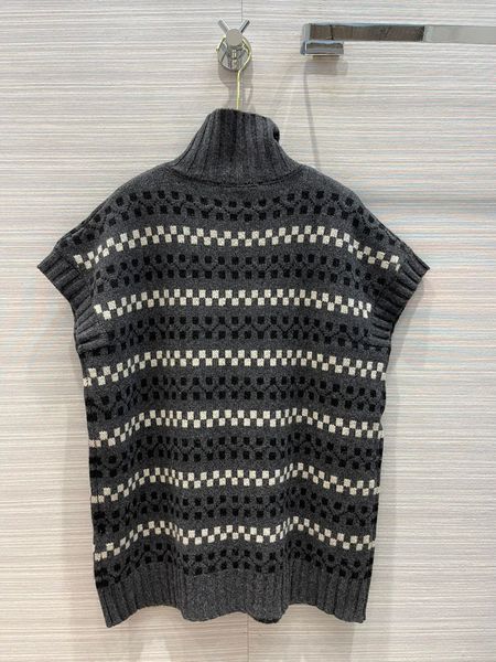 high-end famous brand womens autumn and winter lazy casual chessboard plaid turtleneck mid-length cashmere vest for wome, Black;white
high-end famous brand womens autumn and winter lazy casual chessboard plaid turtleneck mid-length cashmere vest for wome, Black;white