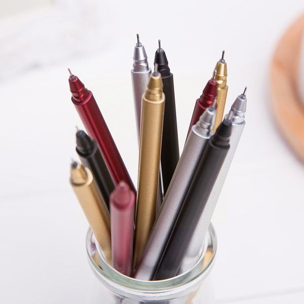 gel pens 1pc random color black liquid ink 0.5mm school pen for student ballpoint metal stationery feel office m5w0 
gel pens 1pc random color black liquid ink 0.5mm school pen for student ballpoint metal stationery feel office m5w0