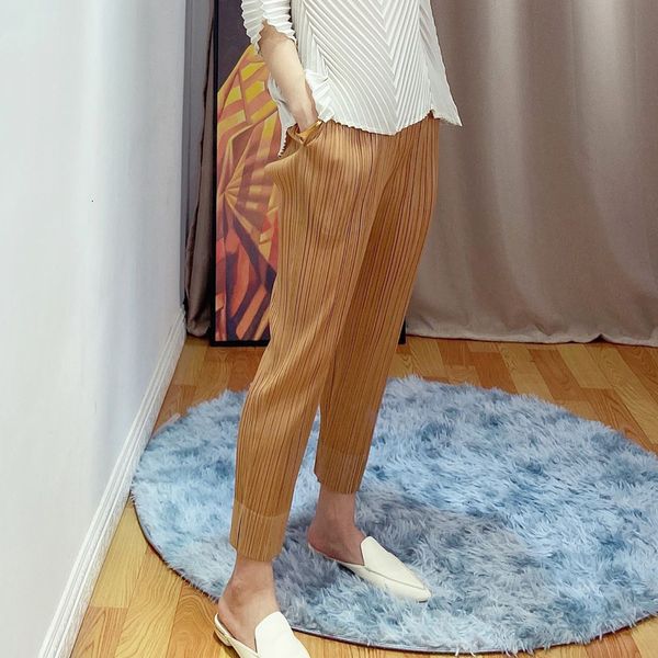 summer 2021 women's straight pants thin miyak fold fashion drape sense versatile slacks elasticity 8imc, Black;white 
summer 2021 women's straight pants thin miyak fold fashion drape sense versatile slacks elasticity 8imc, Black;white