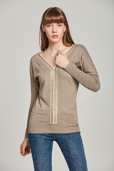 women's sweaters casual women v-neck pullovers beading solid fashion winter knitted warm soft female, White;black
women's sweaters casual women v-neck pullovers beading solid fashion winter knitted warm soft female, White;black