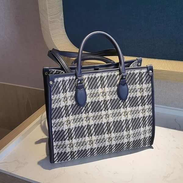 cross-border bag portable women's 2021 new tote messenger houndstooth fashion bags shoulder briefcase women nxkfb
cross-border bag portable women's 2021 new tote messenger houndstooth fashion bags shoulder briefcase women nxkfb