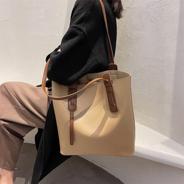 evening bags 2022 casual women large capacity shoulder pu leather handbags and purse female retro big tote sac a main
evening bags 2022 casual women large capacity shoulder pu leather handbags and purse female retro big tote sac a main