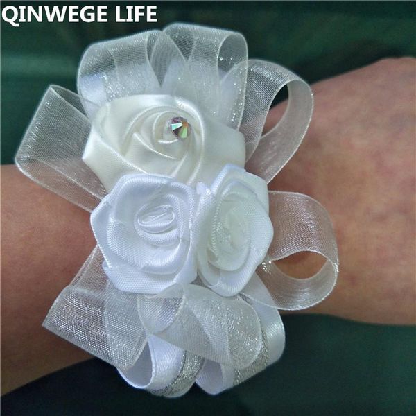 2021 handmade 8pcs artificial rose bride corsage wrist flower boutonniere brooch flower wedding church decor white fl6005
2021 handmade 8pcs artificial rose bride corsage wrist flower boutonniere brooch flower wedding church decor white fl6005