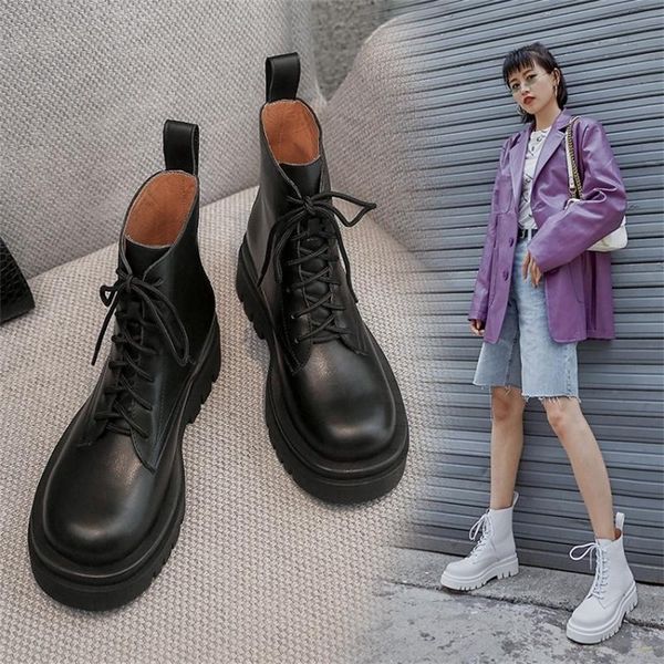 boots autumn 2021 korean round head short layer cow leather front tie muffin thick soled low size, Black
boots autumn 2021 korean round head short layer cow leather front tie muffin thick soled low size, Black