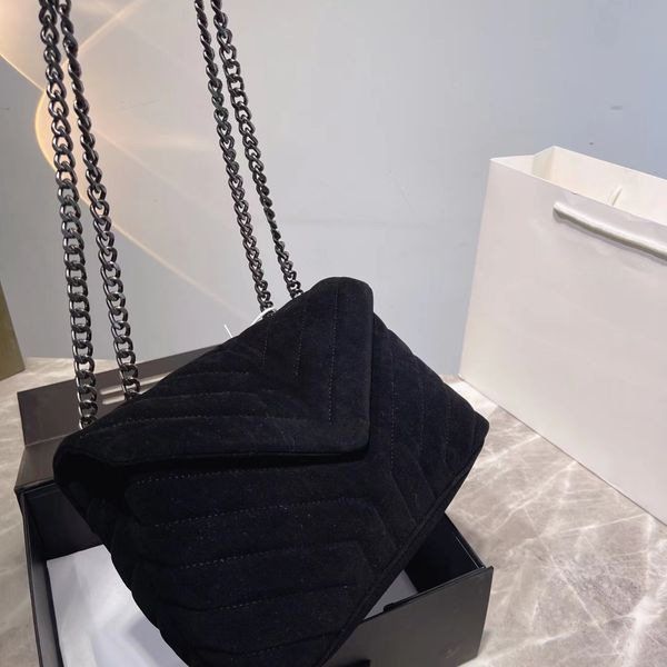 high-end quality autumn/winter new luxury quality fabric soft texture imported hardware bag exquisite practical large capacity
high-end quality autumn/winter new luxury quality fabric soft texture imported hardware bag exquisite practical large capacity