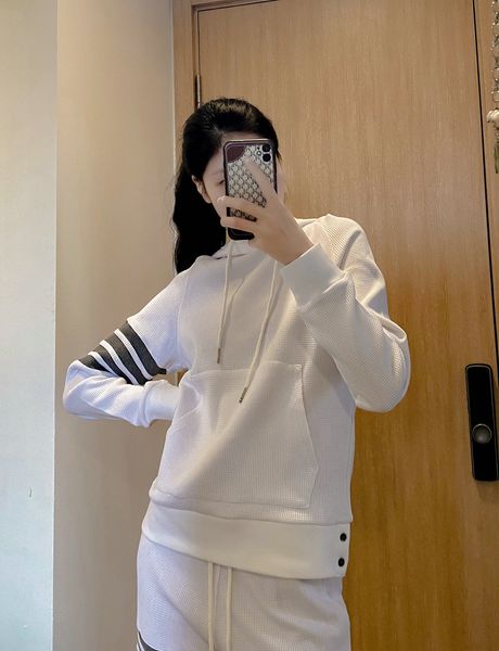ftb hooded pullover four bar college fashion tb stripe cotton version couple men's and women's same top, White
ftb hooded pullover four bar college fashion tb stripe cotton version couple men's and women's same top, White