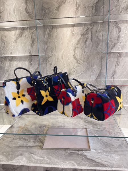 fahion luxury women purses handbags designers saddles single shoulder bags small baguettes underarm hobos patent leather with triangle lette
fahion luxury women purses handbags designers saddles single shoulder bags small baguettes underarm hobos patent leather with triangle lette