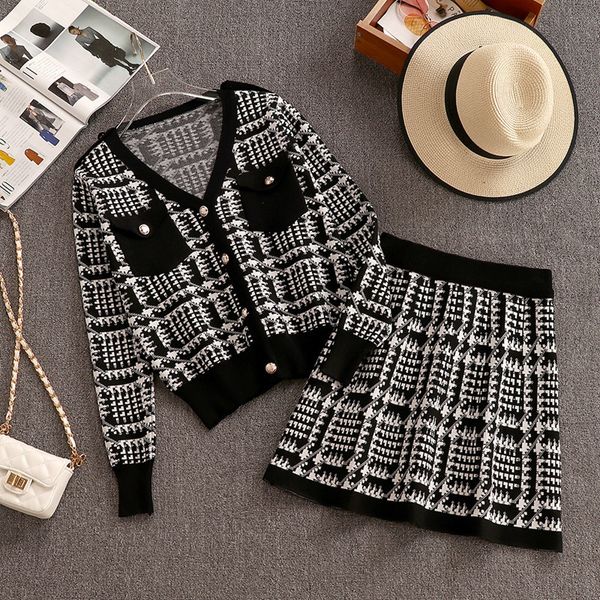2021 new spring autumn korean knit suits v-neck plaid sweater cardigan + a-line skirt vintage sweatsuits for women 2 piece set zakz, Black;gray
2021 new spring autumn korean knit suits v-neck plaid sweater cardigan + a-line skirt vintage sweatsuits for women 2 piece set zakz, Black;gray