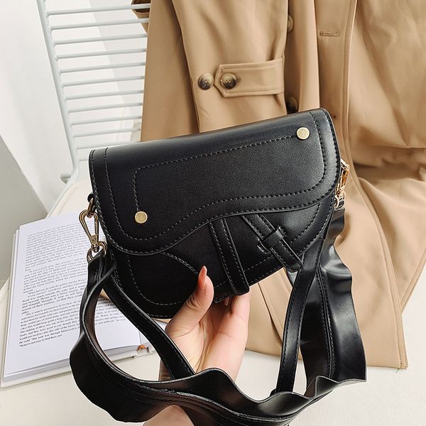 factory outlet design fashion female 2021 new saddle bag ins net red fashion single shoulder messenger bag
factory outlet design fashion female 2021 new saddle bag ins net red fashion single shoulder messenger bag