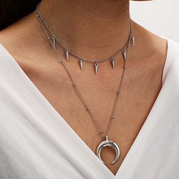 2021 new vintage women chokers necklace moon pendant multilayer necklace silver rivet chain necklace fashion jewelry
2021 new vintage women chokers necklace moon pendant multilayer necklace silver rivet chain necklace fashion jewelry