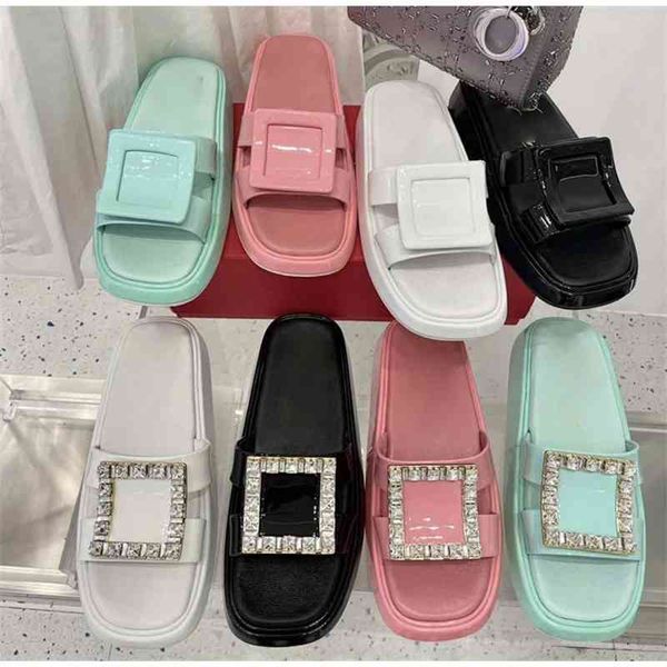 2021 new square button v slippers on the beach, Black