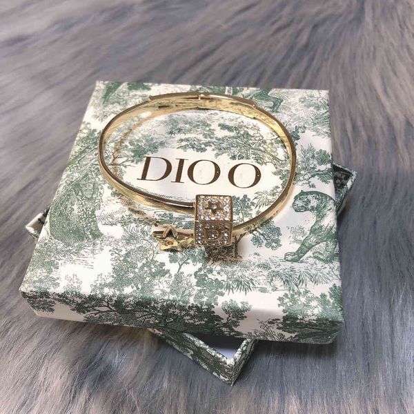 new classic letter inlaid diamond screen women's net red same simple fashion open bracelet, Black
new classic letter inlaid diamond screen women's net red same simple fashion open bracelet, Black