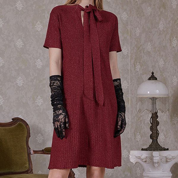 2021 new nova mulher mini vestido profundo com decote em v renda gola primavera vero dois lados usar glitter feminino laides vestidos de man, Black;gray
2021 new nova mulher mini vestido profundo com decote em v renda gola primavera vero dois lados usar glitter feminino laides vestidos de man, Black;gray