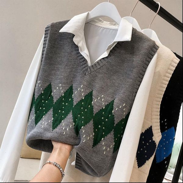 2021 women sleeveless pullover autumn england style vintage geometric rhombic v neck knitted sweater vest black waistcoat t360, White;black
2021 women sleeveless pullover autumn england style vintage geometric rhombic v neck knitted sweater vest black waistcoat t360, White;black