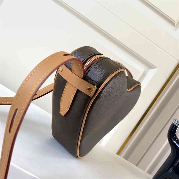 luxurys designers bags heart-shaped women's bag summer chain cute little one-shoulder cross-body
luxurys designers bags heart-shaped women's bag summer chain cute little one-shoulder cross-body