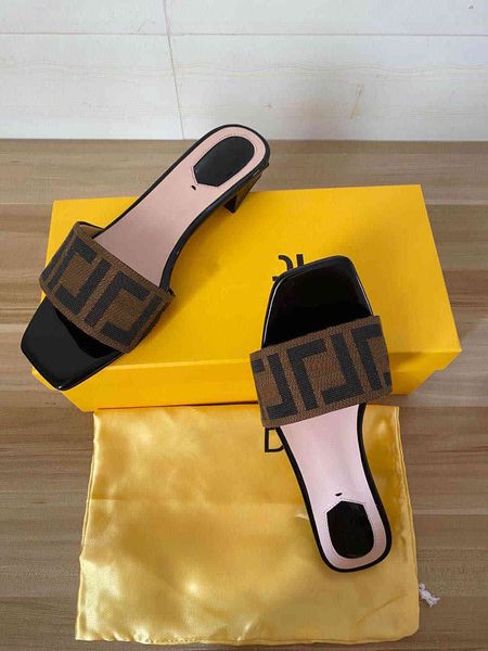 2021 summer women sandals ladies summer beach slide slippers indoor and outdoor flip flops beach shoes women slippers zlh, Black
2021 summer women sandals ladies summer beach slide slippers indoor and outdoor flip flops beach shoes women slippers zlh, Black