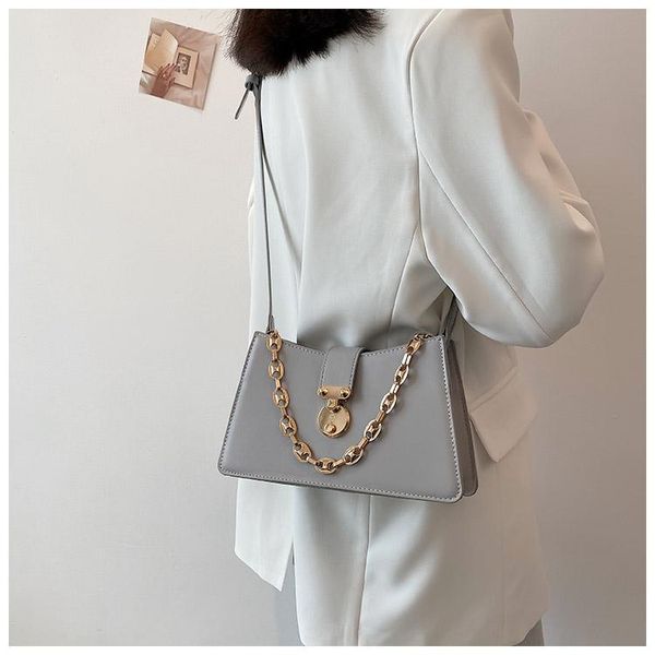 shoulder bags 2021 one-shoulder portable lady designer bag crossbody for women fashionable sacos de mujer vestir casual
shoulder bags 2021 one-shoulder portable lady designer bag crossbody for women fashionable sacos de mujer vestir casual